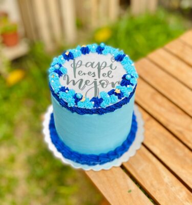Burncake para el Día del Padre, decorado con buttercream y detalles especiales para celebrar.