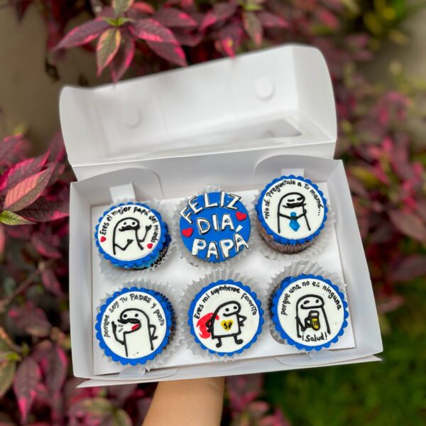 6 cupcakes decorados con la temática del Día del Padre, cada uno con un topper del personaje Flork en diferentes poses, con detalles en fondant alusivos al Día del Padre.