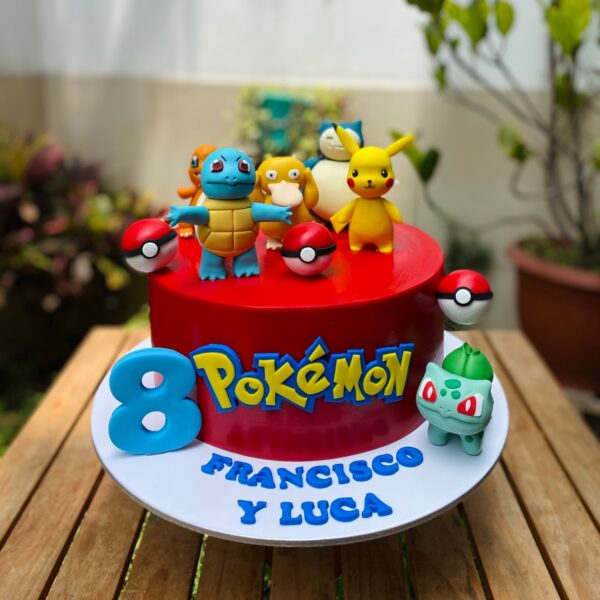 Torta Pokémon – 1 piso con pokebolas y personajes en fondant