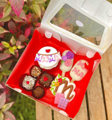 Box rústico de dulces variados para mamá Día de la Madre